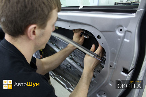 Клеим Шумофф Комфорт 6 внутрь двери Хендай Элантра