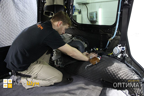 Клеим шумоизоляцию в багажник Лексус ЛХ 570