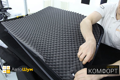 Оклеиваем дверную обшивку Ниссан Альмеры.