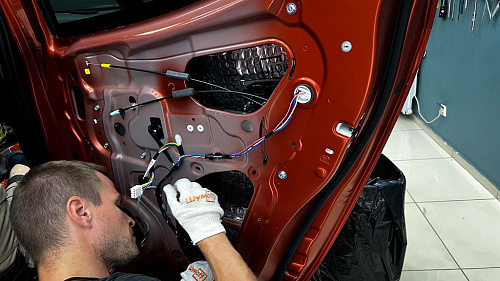 Виброизоляция дверей Митсубиси Л200