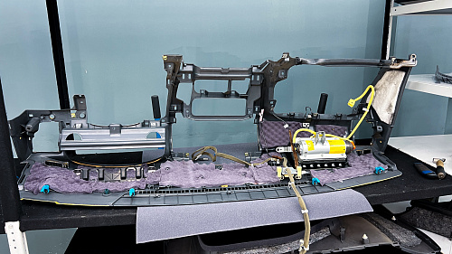 Шумоизоляция корпуса панели Тойота Ленд Крузер Прадо 120