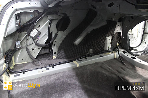 Шумоизоляция арок Хонда Аккорд