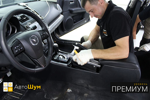 Разбираем салоны Мазды 6