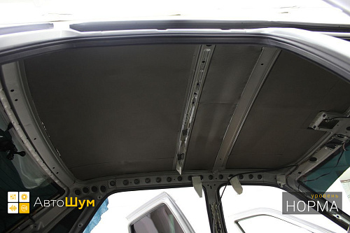 Шумо и теплоизоляция крыши Лады Приоры