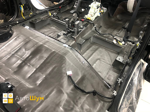 Готовая шумоизоляция днища на Хёндай Крета