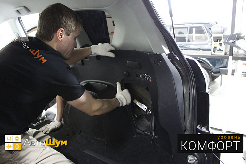 Разбираем багажник Митсубиси Аутлендер XL.