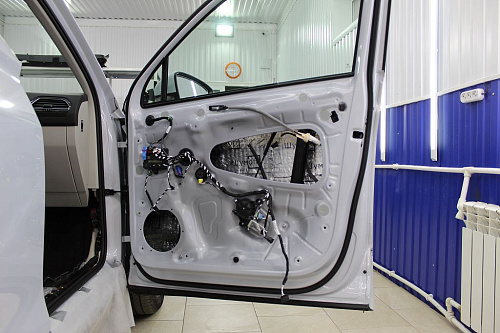 Виброизоляция дверей Фольксваген Тигуан