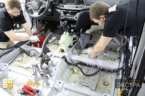 Клеим Шумофф М4 на пол Хендай Элантра