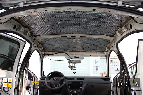 Виброизоляция крыши Шкоды Октавии