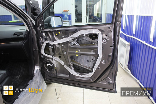 Шумоизоляция дверей Хонда ЦР-В 4