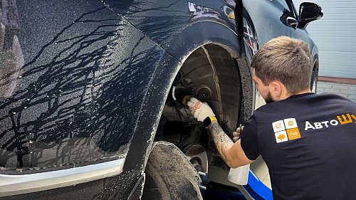 Очистка и обезжиривание арок Хёндай Санте Фе