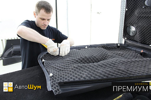 Клеим дверную обшивку Ниссан Ноут