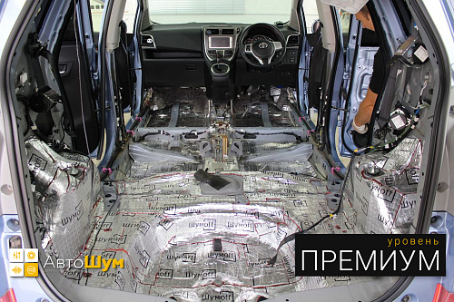 Виброизоляция багажника Тойоты Рактис.