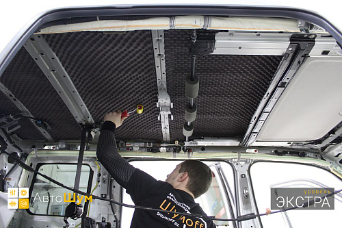 Клеим шумопоглотитель на крышу Хонды Пилот