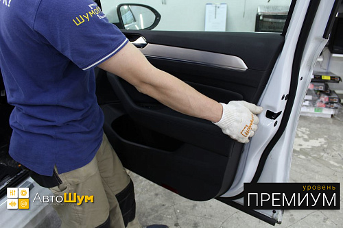 Снимаем дверные обшивки Фольксваген Пассат.