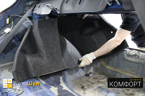 Разбираем багажник Митсубиси Лансер.