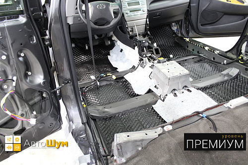 Шумо и теплоизоляция пол Тойоты Камри XV40