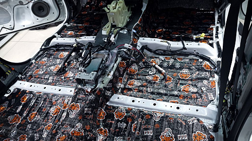 Виброизоляция пола Мицубиси Монтеро