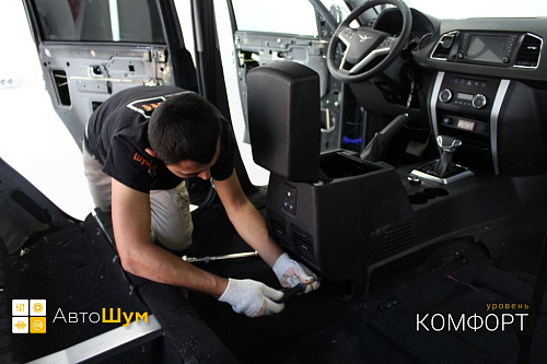 Разбираем салон Уаз Патриот.