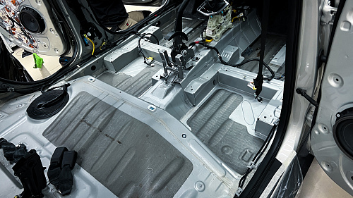 Заводская виброизоляция пола Хёндай Крета