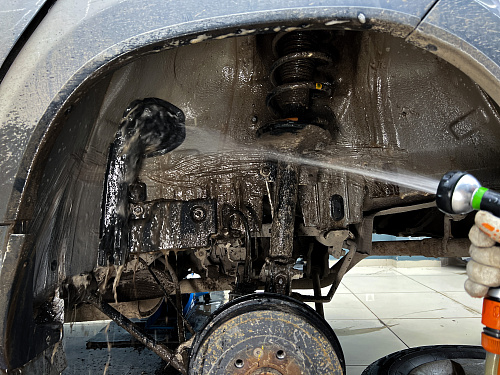 Очищение и обезжиривание арок Ниссан Террано