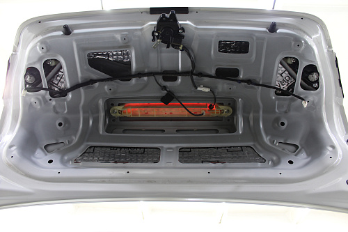 Виброизоляция пятой двери Мазды 6