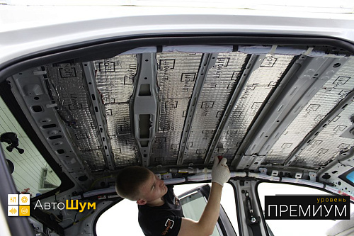Клеим виброизоляцию Шумофф Joker на крышу Тойоты Камри XV70
