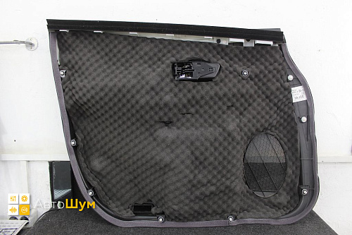 Шумоизоляция дверной обшивки Тойота Приус