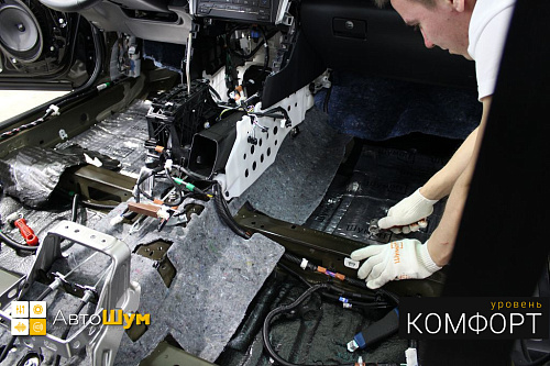 Клеим Шумофф М3 на пол Тойоты Камри Xv55