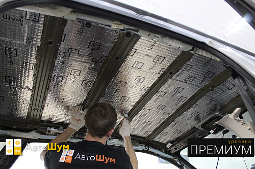 Клеим виброизоляцияю на крышу Ниссан Кашкай