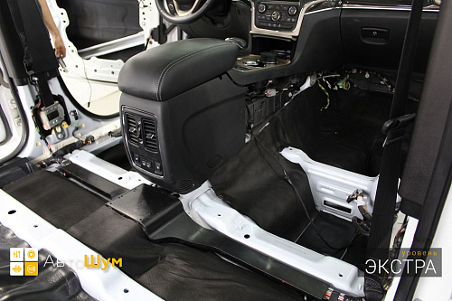 Звукоизоляция днища Джип Гранд Чероки