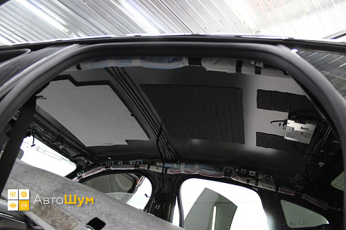 Демонтаж штатной шумоизоляции крыши БМВ 2