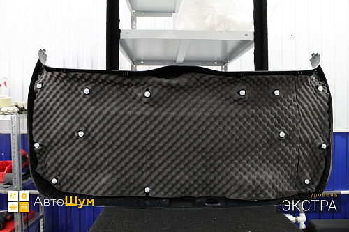 Шумоизоляция обшивки пятой двери Киа Соренто Прайм