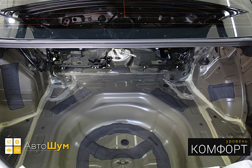 Штатная шумоизоляция багажника Тойоты Короллы.