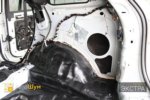 Шумоизоляция арок Джип Гранд Чероки