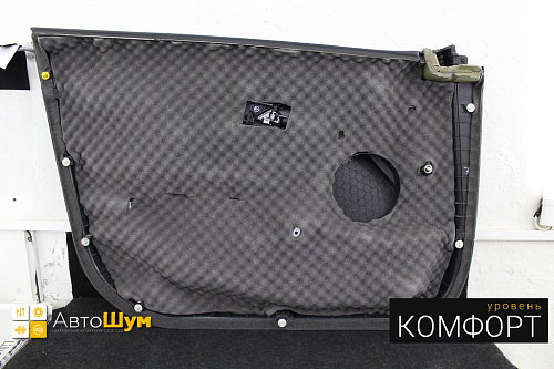 Шумоизоляция дверной обшивки Хендай I40.